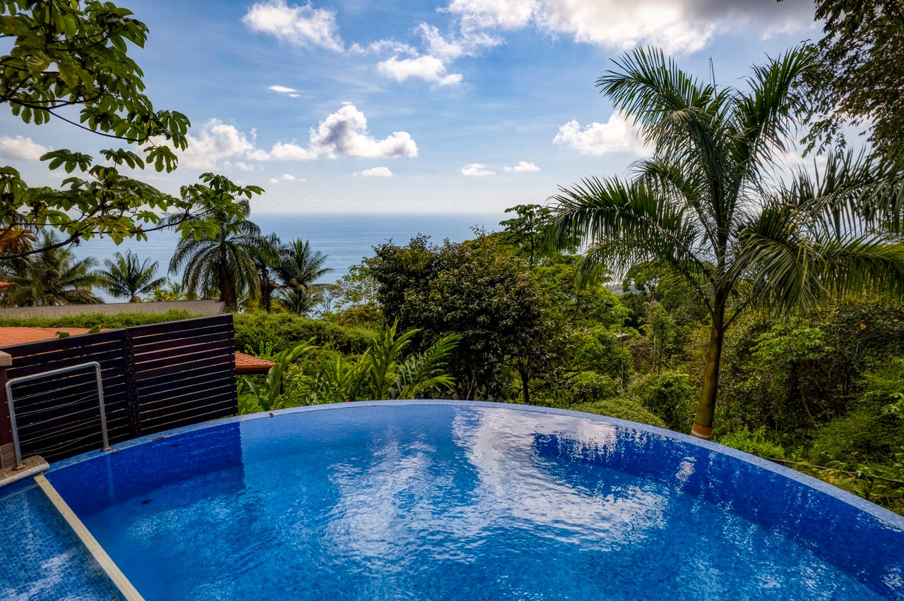 Stunning Ocean Views at Casa Perezoso