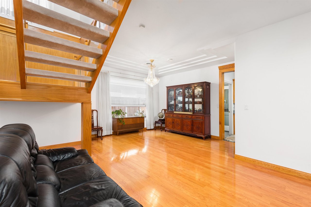 6160 Azure Rd