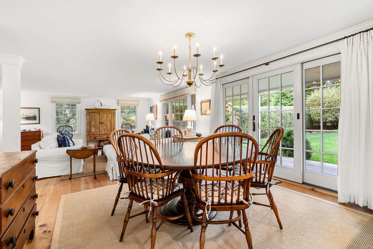 6 Oak Hollow Ln