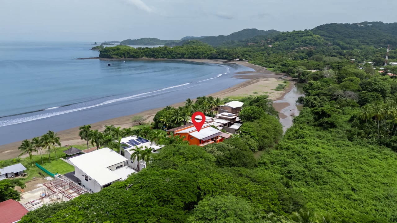 Titled Beachfront Casa de Sueños