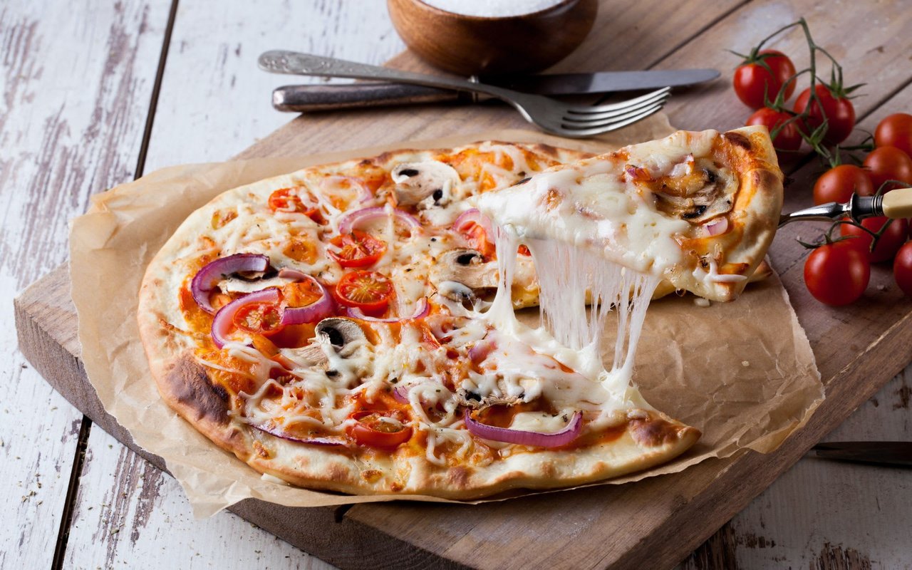 Oak & Stone Serves Craft Beer and Artisan Pizza in Naples, FL