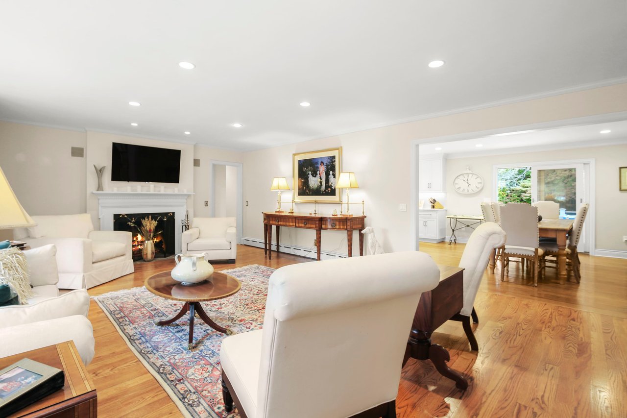 24 Pequot Drive, Norwalk