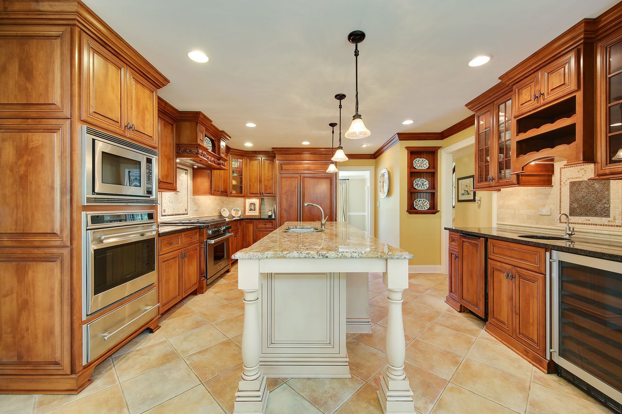 Gorgeous Home on Quiet Cul-De-Sac