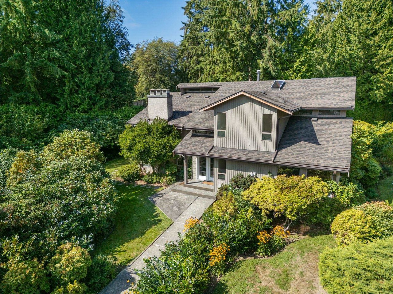 384 Mathers Ave