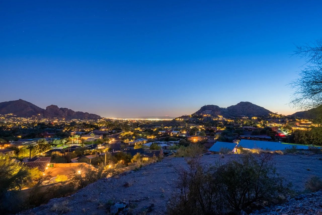 4540 E Moonlight Way, Paradise Valley, AZ