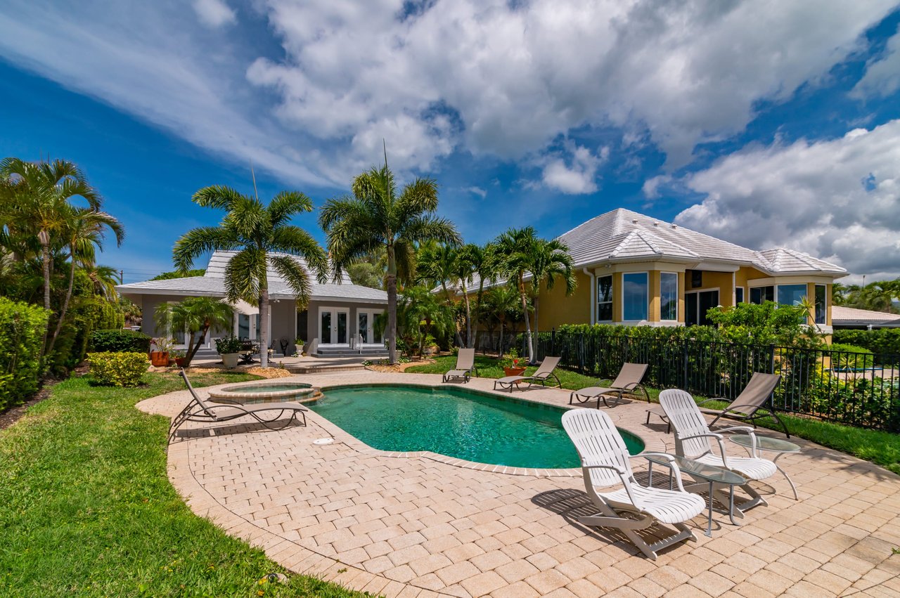 Prestigious Address in Lido Shores