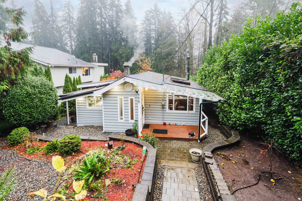 1650 Deep Cove Rd