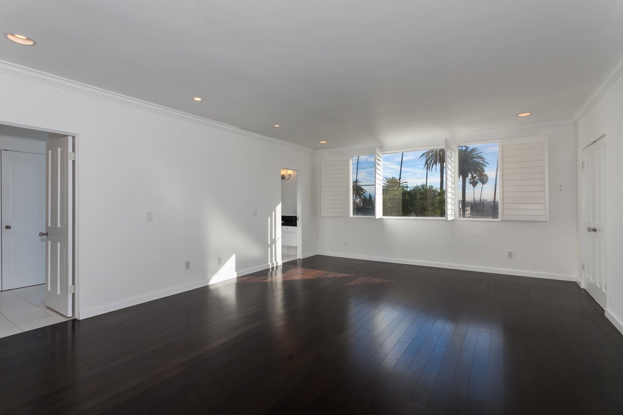 450 S Maple Drive, #305 