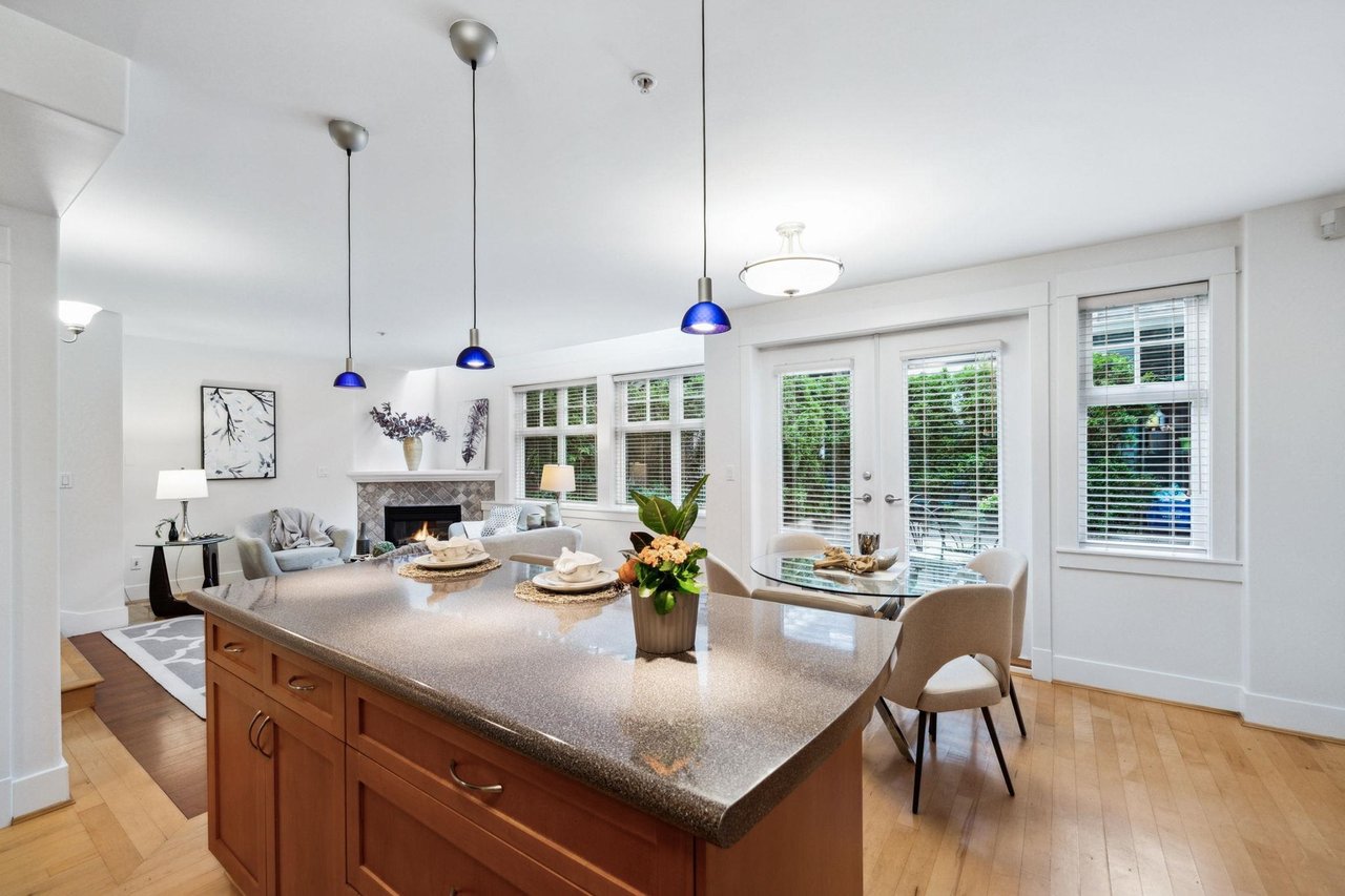 147 W 15th Ave