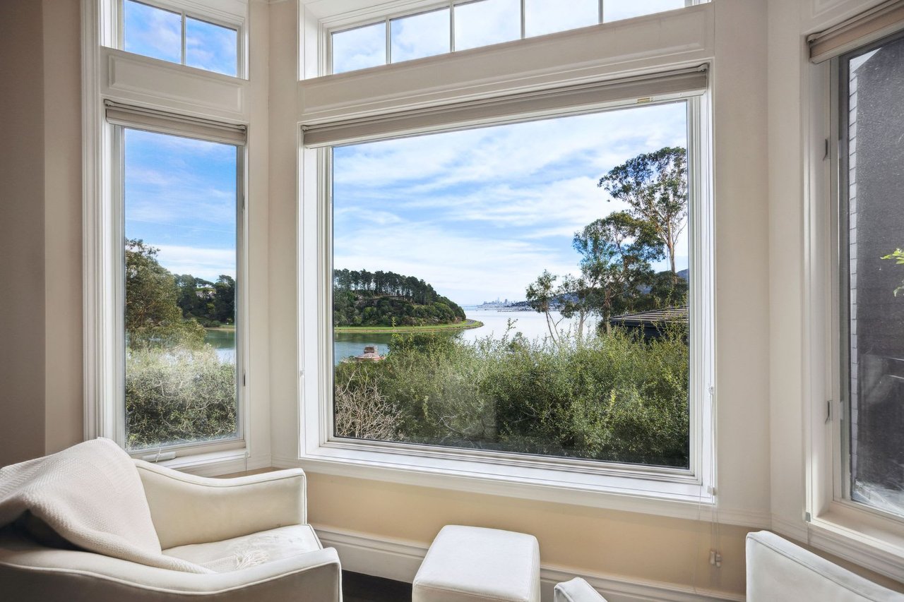 54 De Silva Island Drive