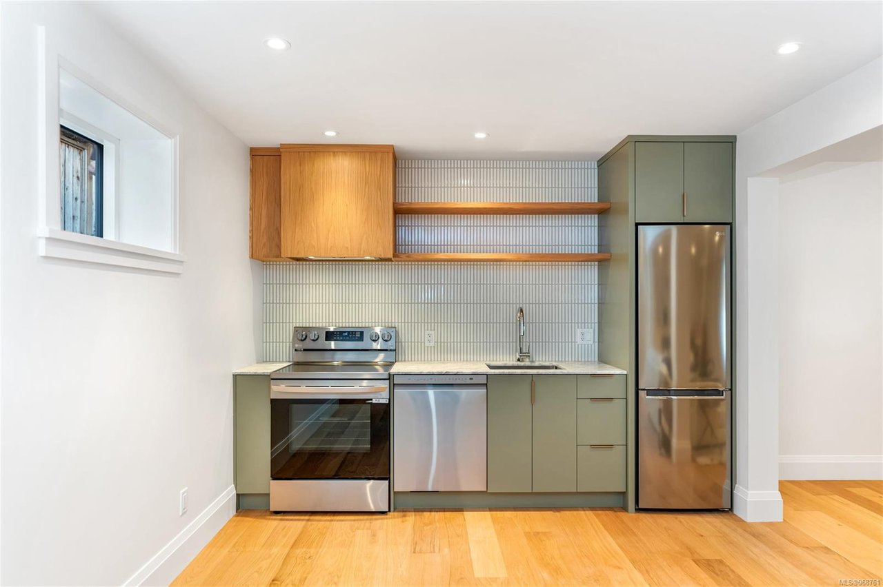 736 Falkland Rd, Oak Bay