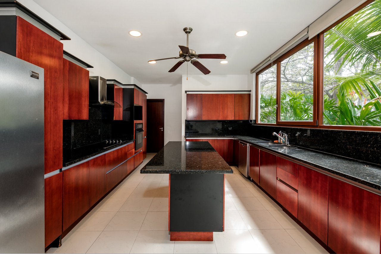 Modern Rented Estate, Escazu, San Jose
