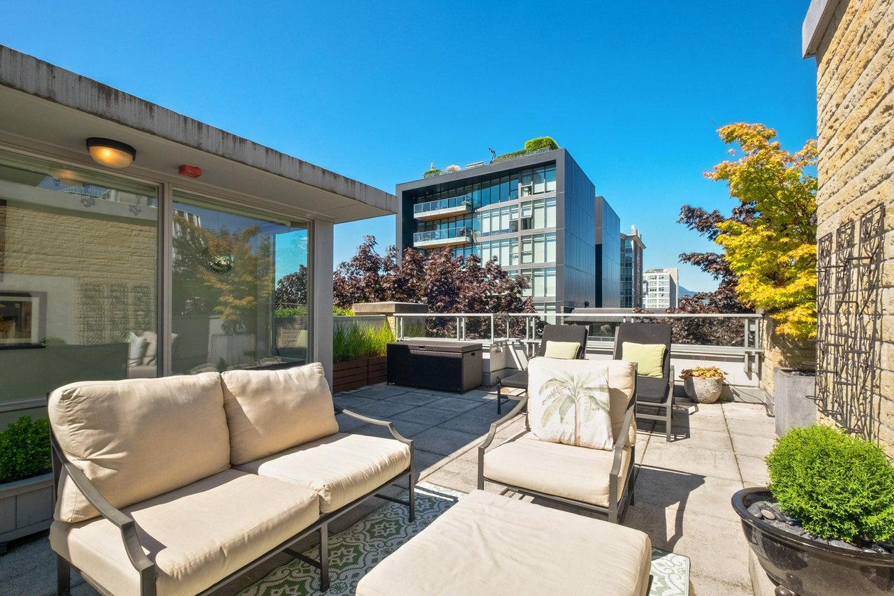 1566 W 8th Avenue, Vancouver