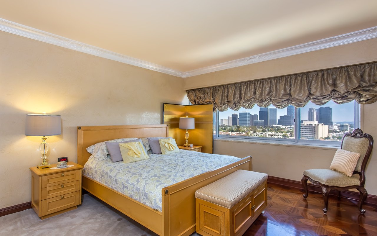 10450 Wilshire #11J