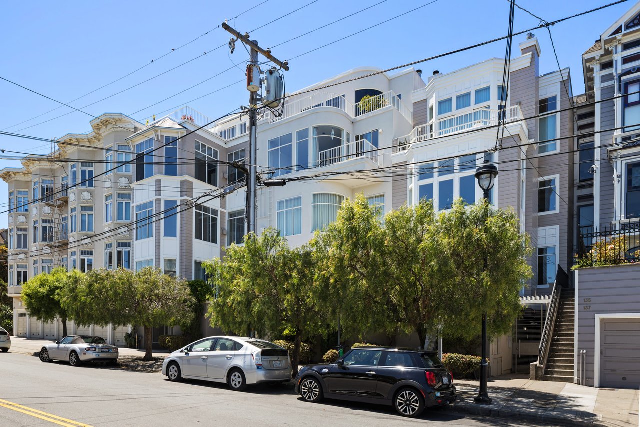 Generously Sized Condo Near Duboce Park