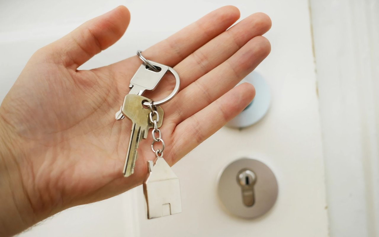How to Decide Whether You Should Keep Renting a Home or Buy Your First Home