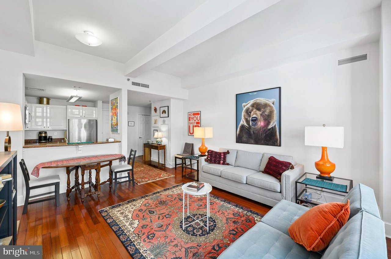 1500 Chestnut St, #6G
