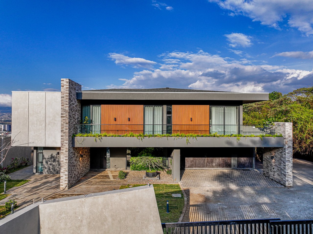 Panoramic City View Estate Home, Escazu, San Jose