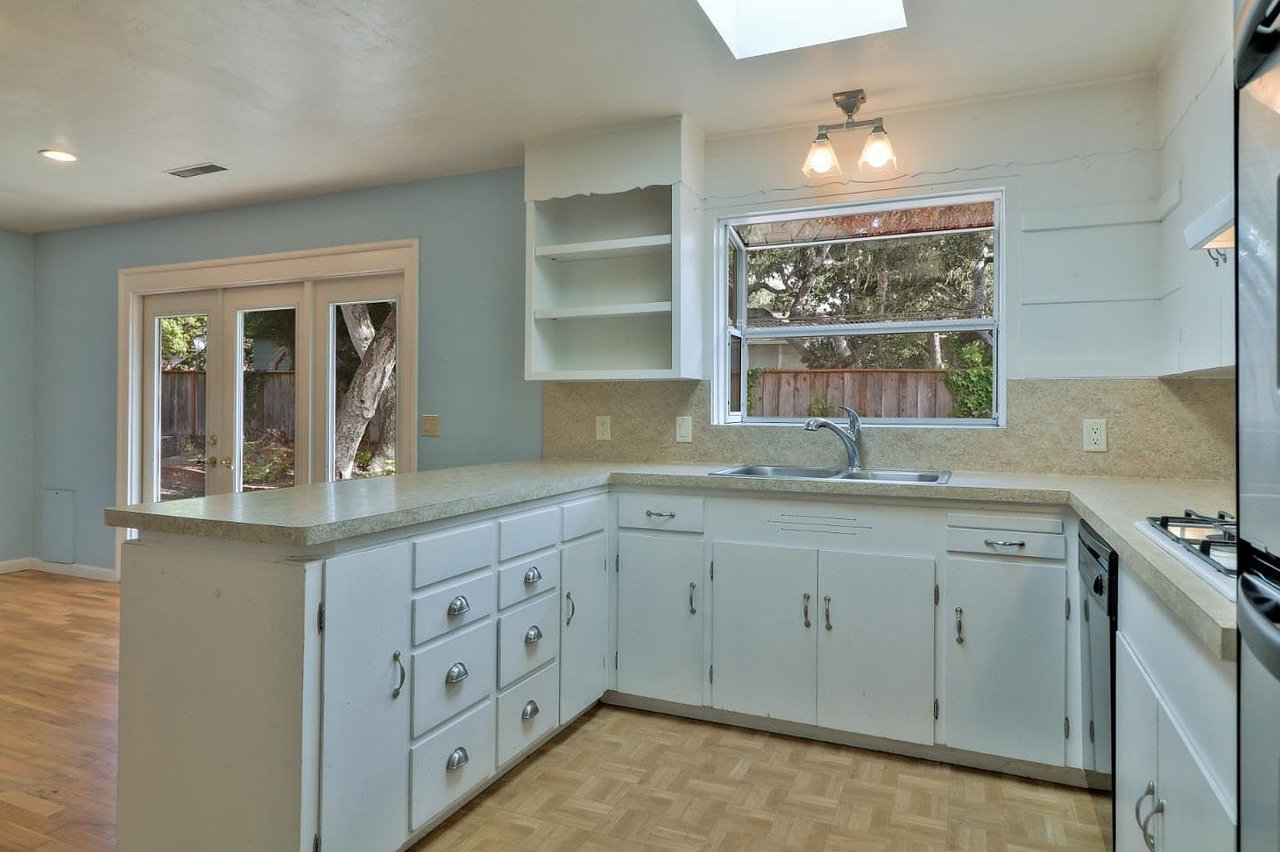 2887 Oak Knoll Rd