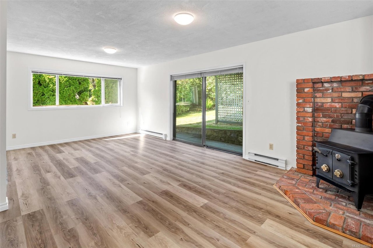 4243 Panorama Dr