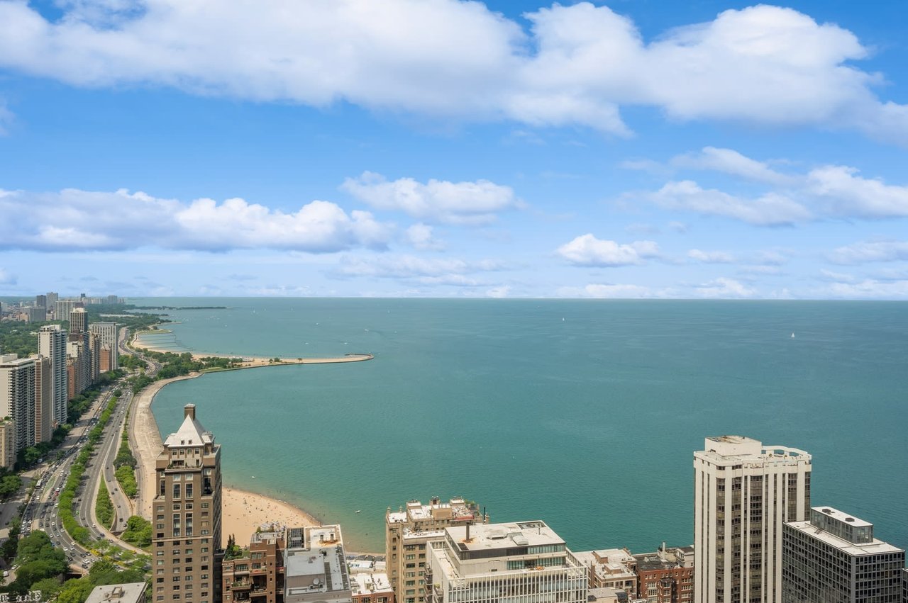 180 E PEARSON Street Unit: 4504