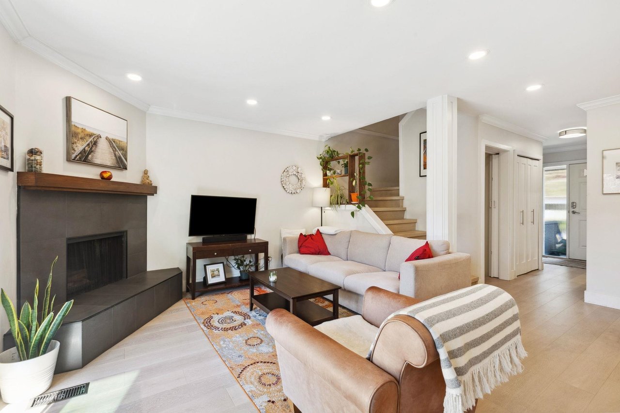 1277 Emery Pl