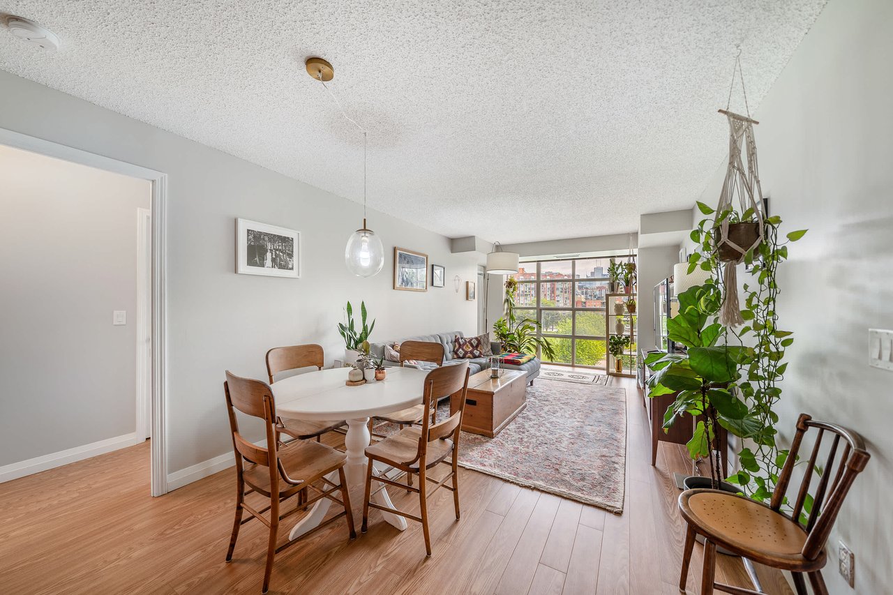 15 Stafford Street #401