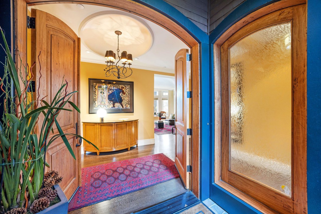 54 De Silva Island Drive