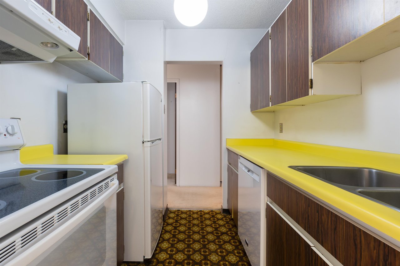 408-2020 Fullerton Ave