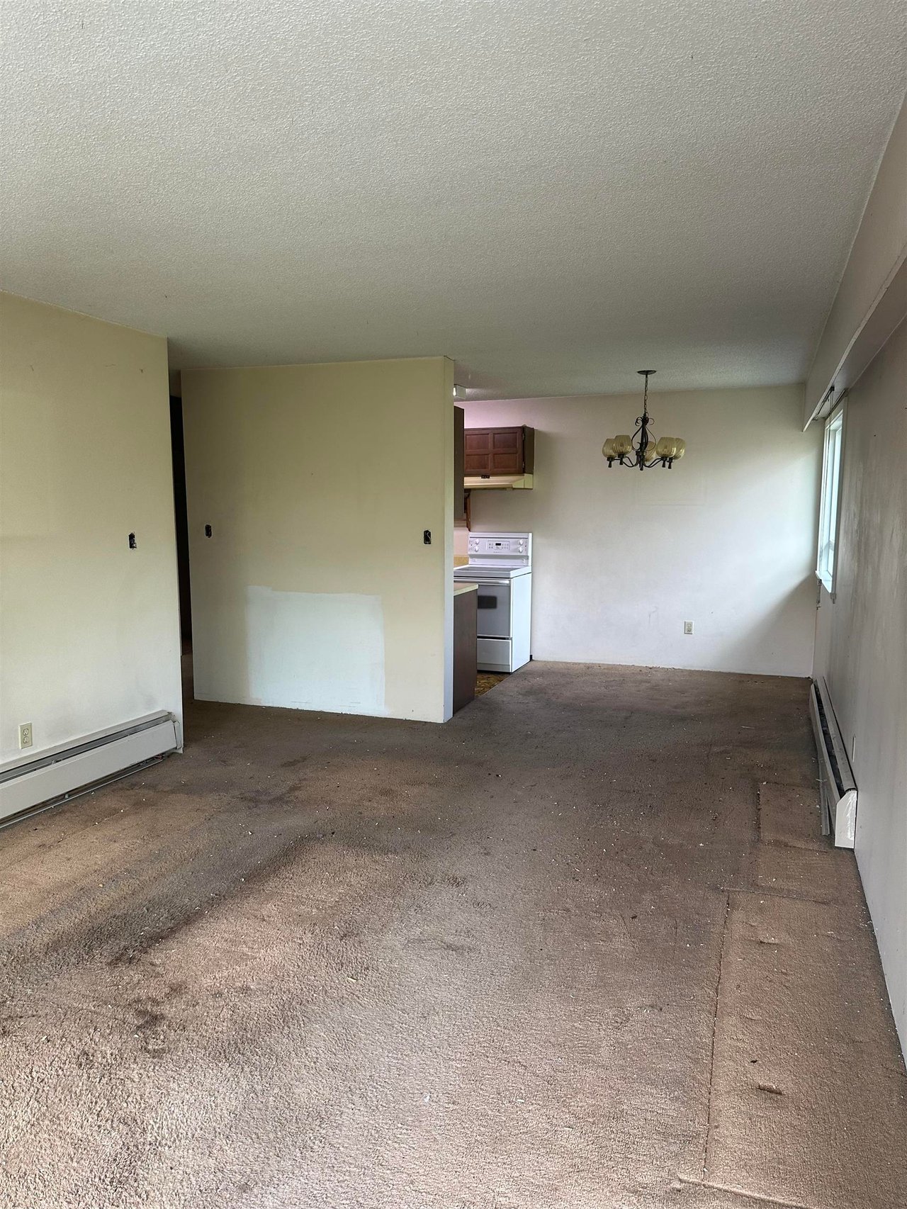 353-588 E 5 Ave