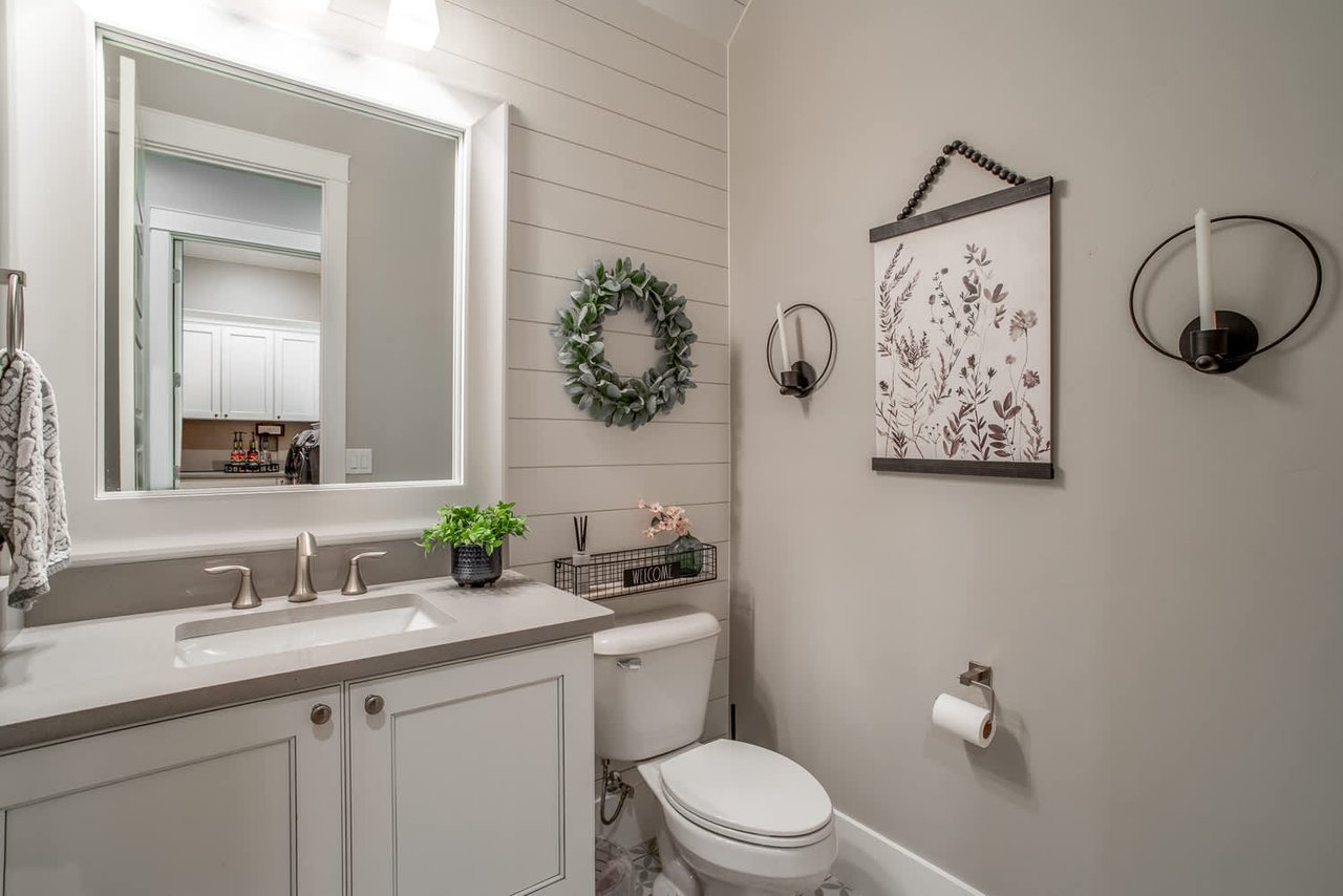 258 W Blue Quartz Dr