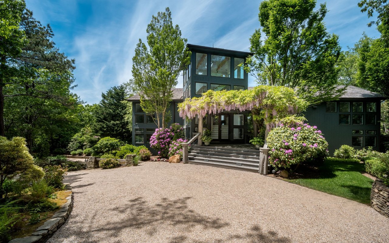14 Water Mill Heights Dr