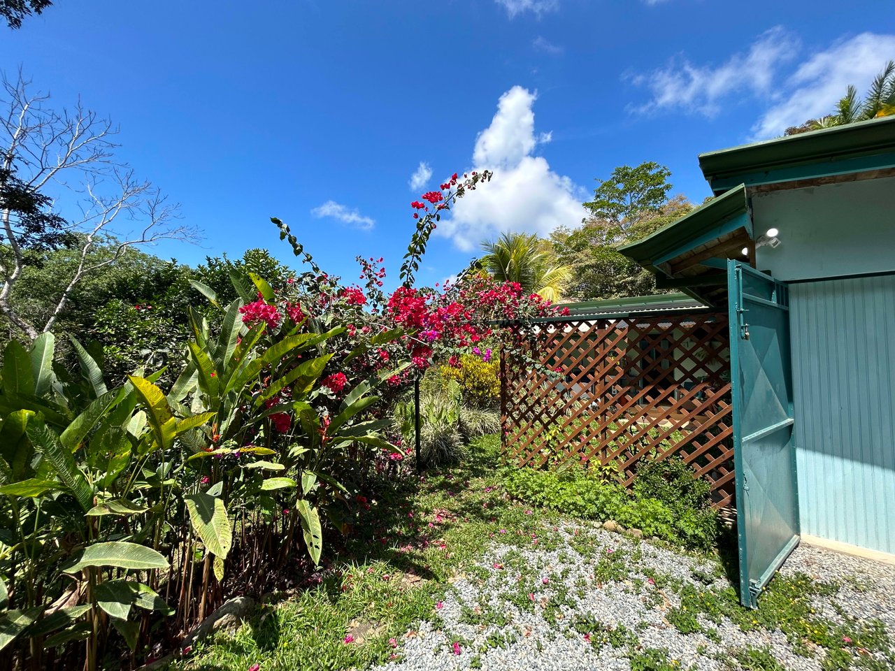 Casa La Luna, Cozy Home in Platanillo on 8 Acres of Land!