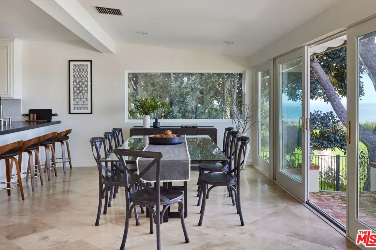 1115 Palos Verdes Dr