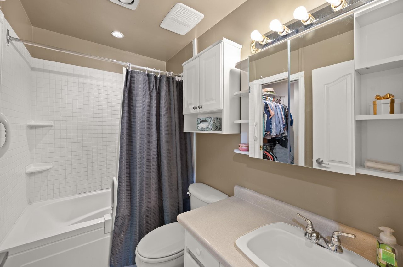 24-2830 W Bourquin Cres