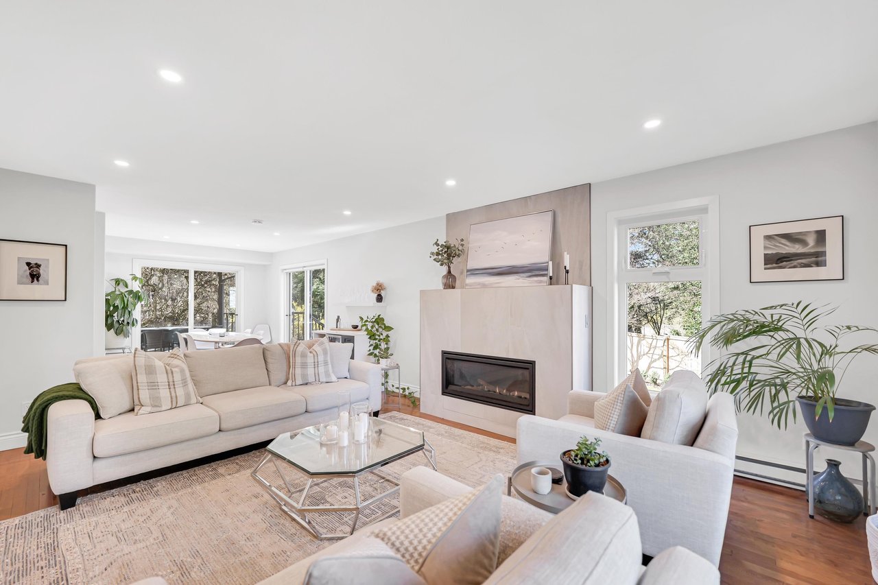 2548 Nairn Wy
