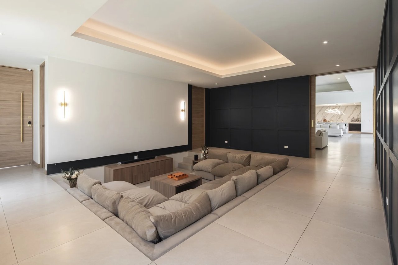Contemporary Luxury Garden Estate, Heredia