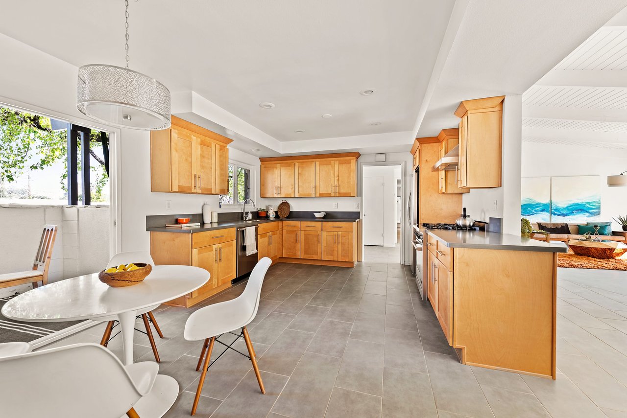 5330 Dubois Ave