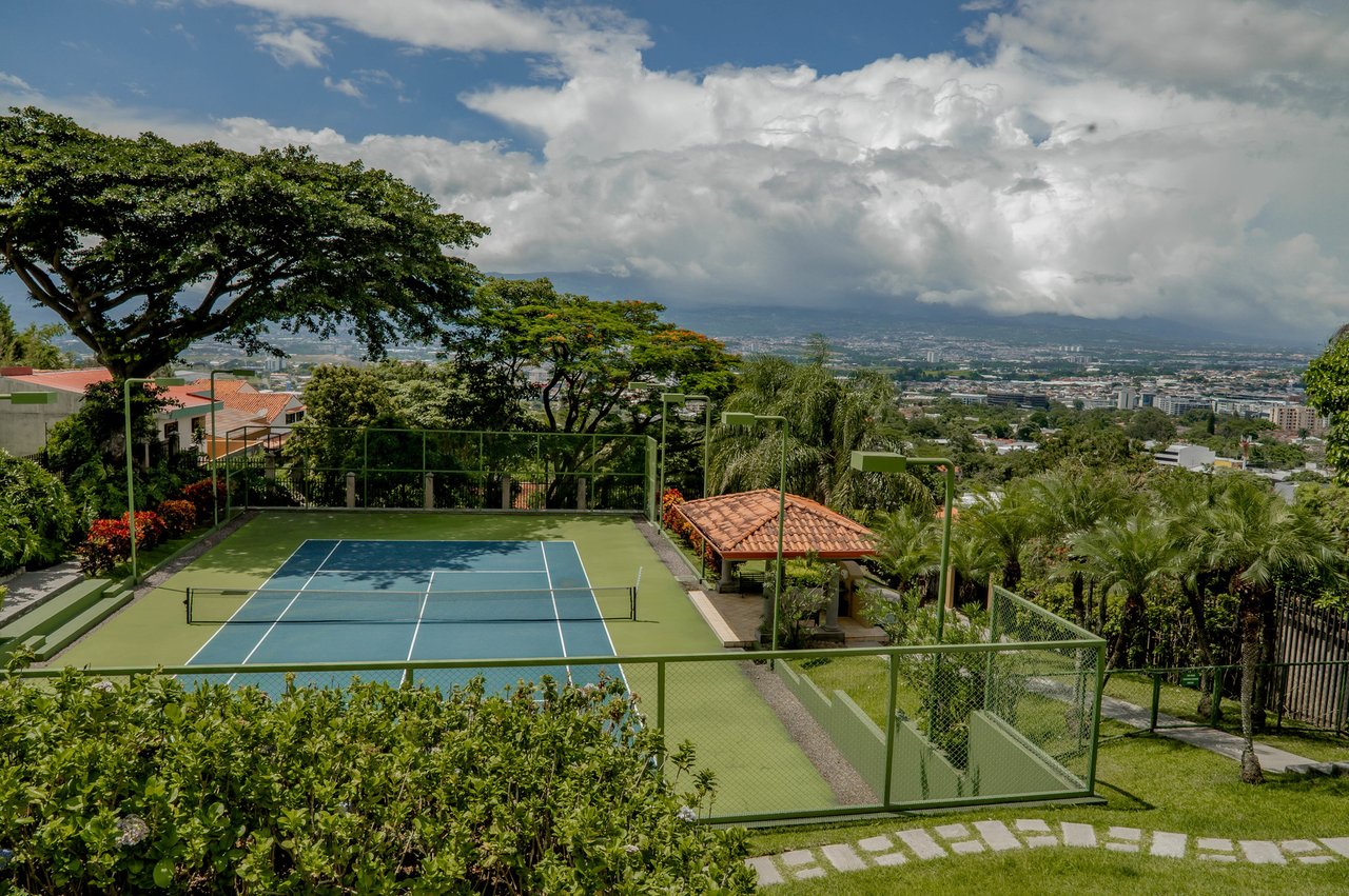 Exclusive Apartment With Views, Escazu, San Jose