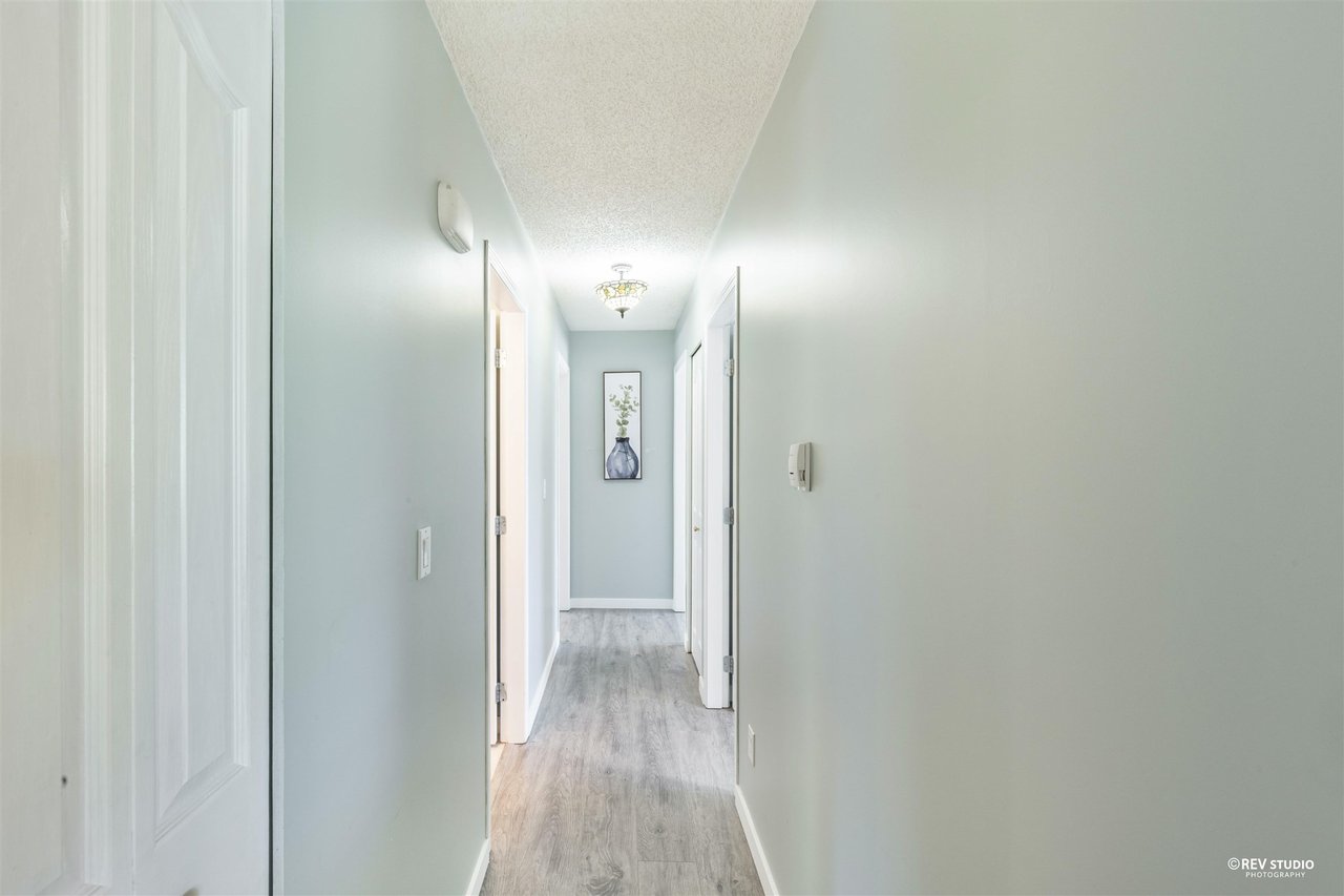 3162 Bute Cres
