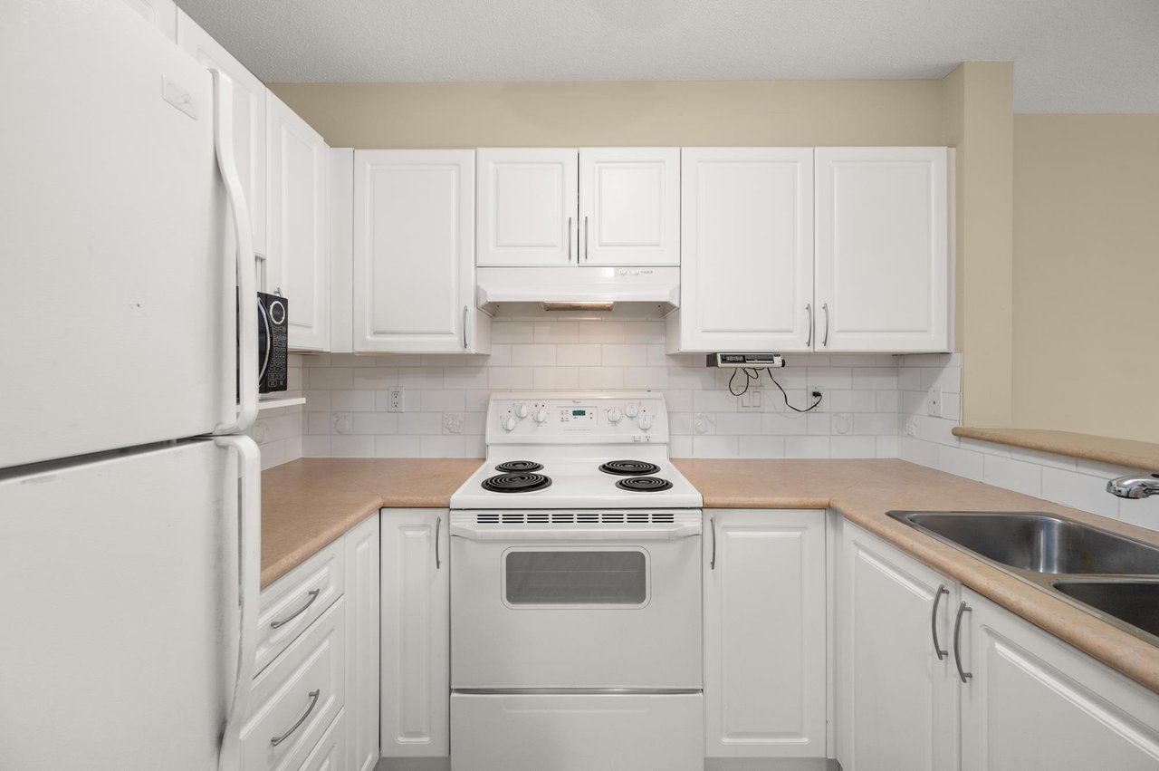 214-960 Lynn Valley Rd