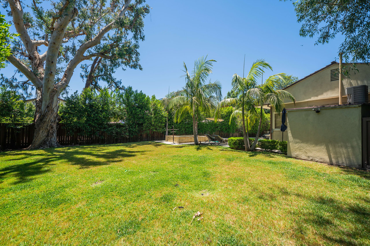 Sprawling Updated Cali Ranch in Toluca Lake w/ Resort Like Backyard