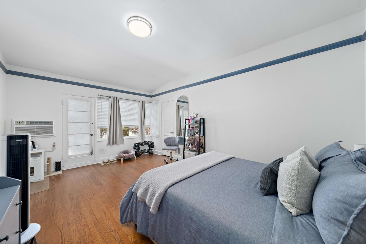 6120 Packard Street, South Carthay