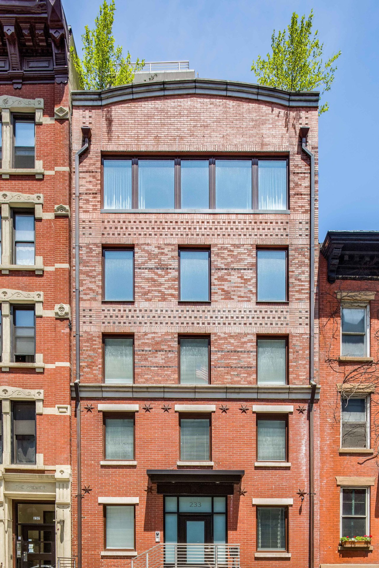 233 West 20th St