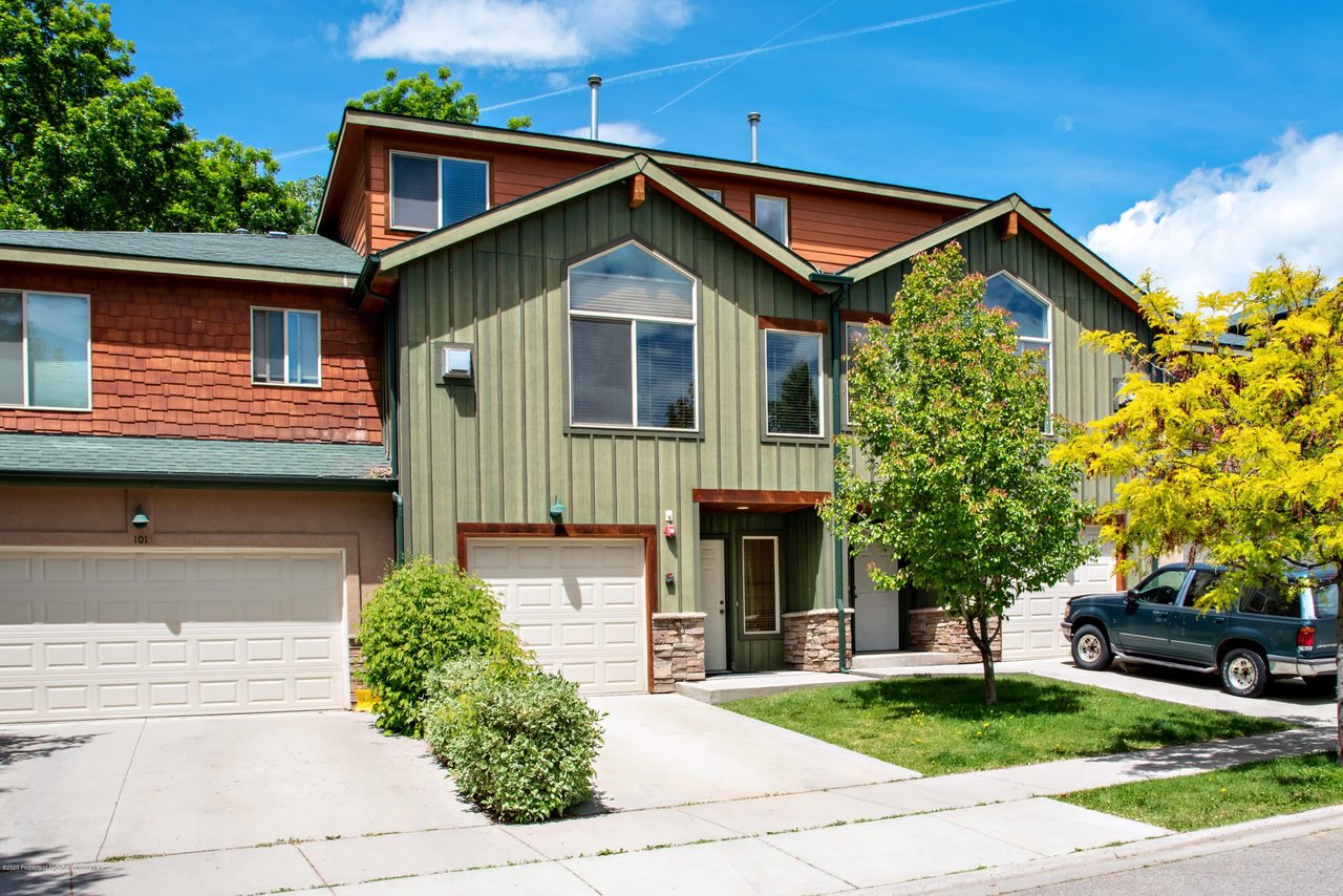 105 Timber Crk Dr