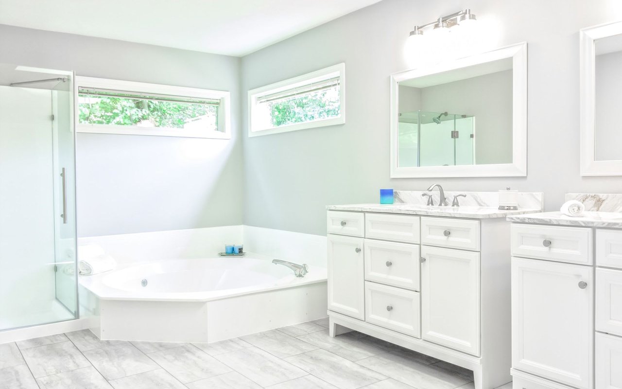 Selling? Blue Bathrooms Are the Way to Go