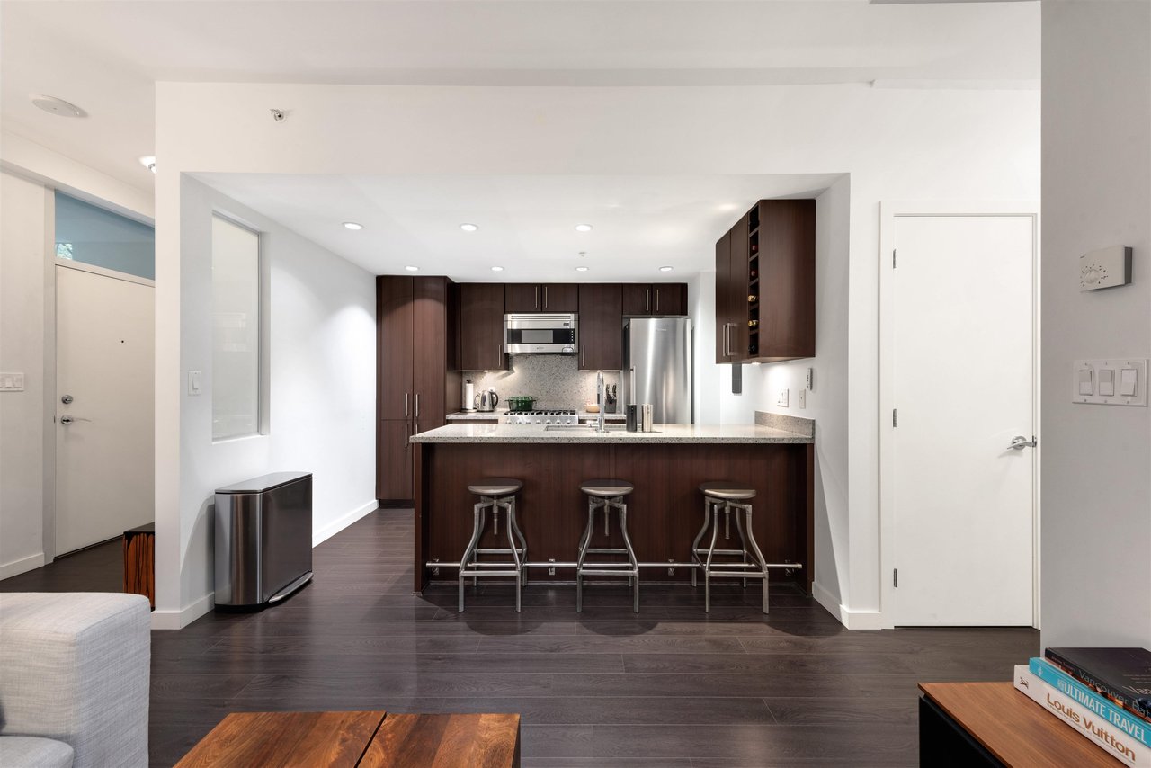 152 W 1st Ave