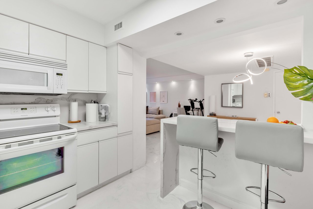 5161 Collins Ave #411 Miami Beach FL-33140