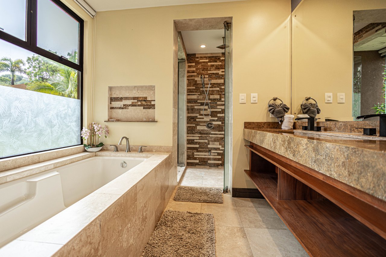 Luxury Oceanview Mountain Condo, Papagayo, Guanacaste