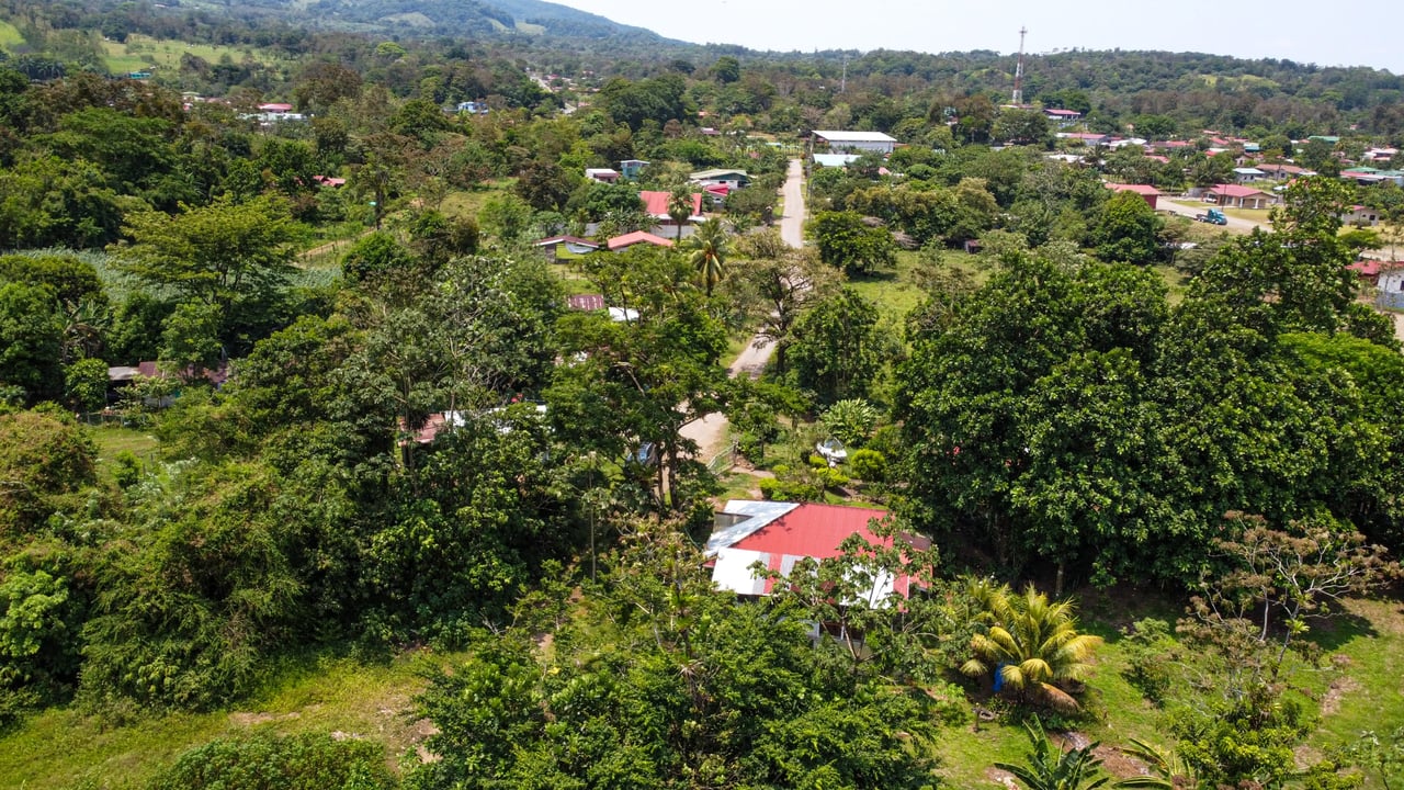 Casa Colibri with two small apartments | Bordered by the Bijagua River and Bijagua Creek.